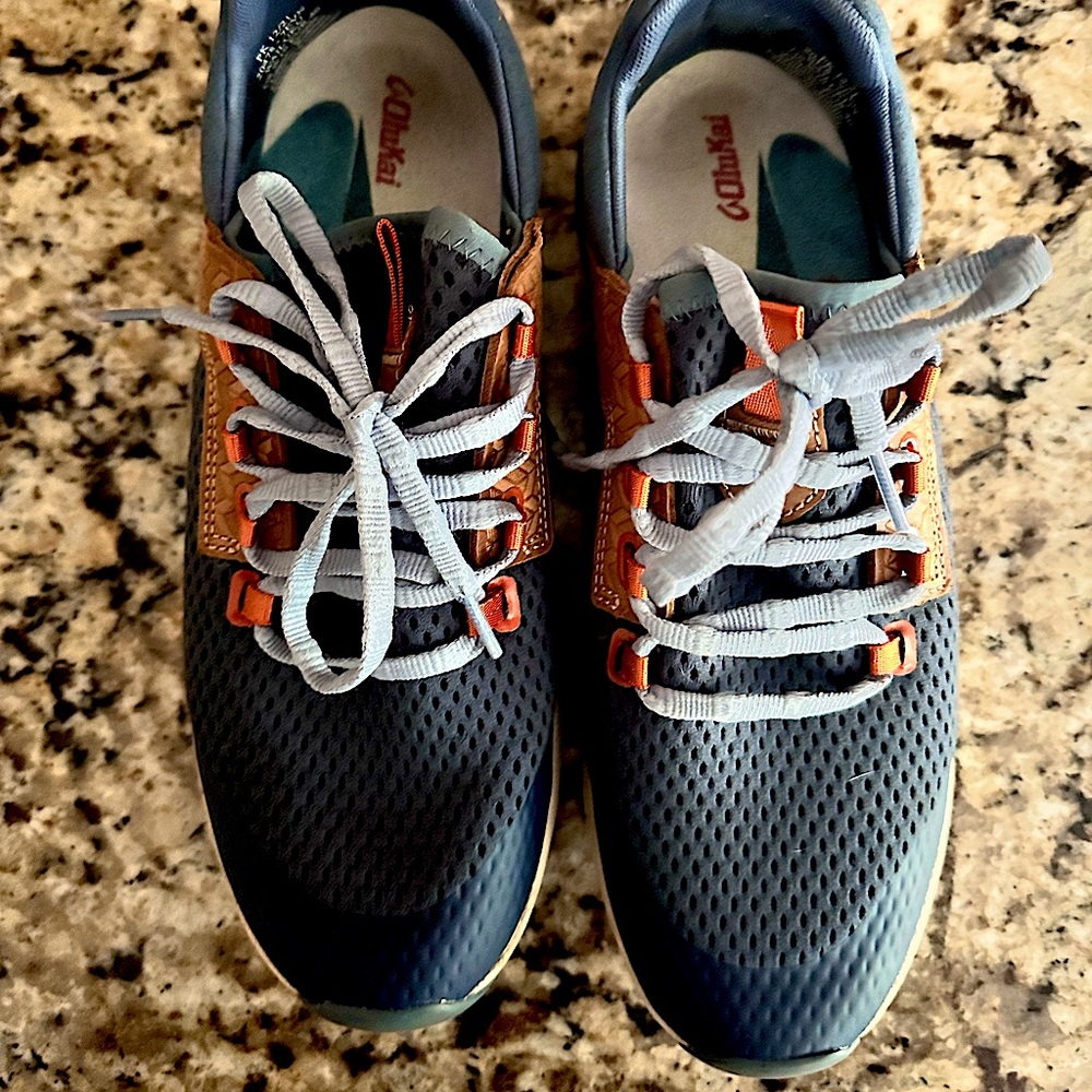 Olukai women’s sneakers size 10
